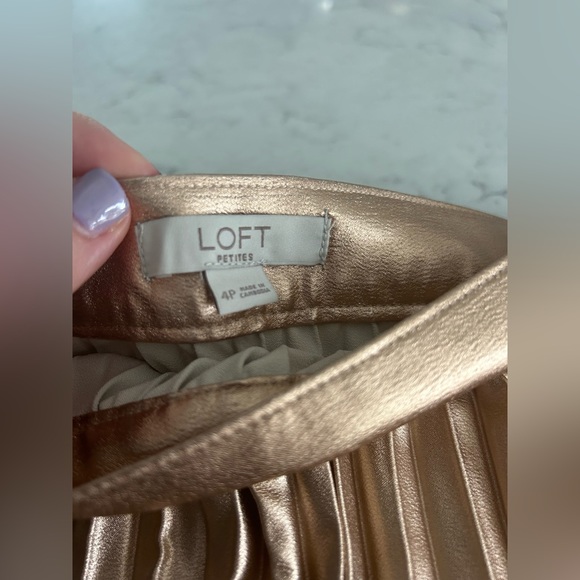 Brand new! LOFT Rose Gold Midi Skirt - Picture 3 of 3